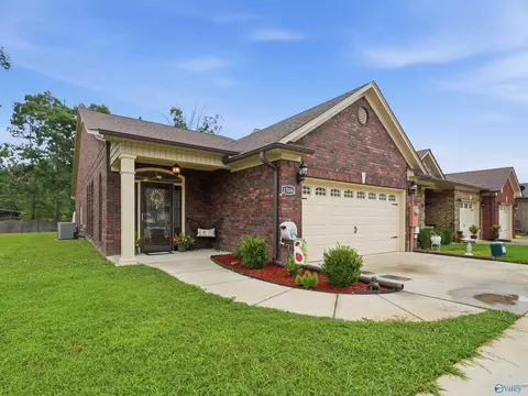 17686 Antlers Pass, Athens, AL 35611