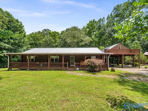 127 Robin Nest Ln, Fort Payne, AL 35968