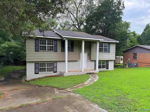 3109 Delia Ln, Huntsville, AL 35810