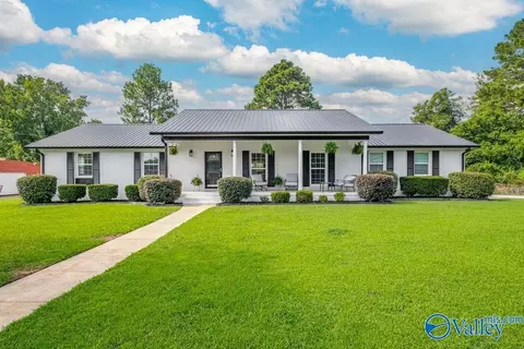 106 Yorkshire Pl, Rainbow City, AL 35906
