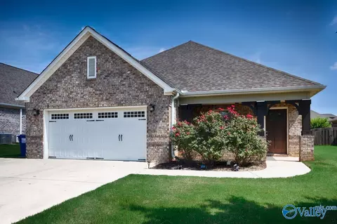 104 Goldfinch Dr, Madison, AL 35756