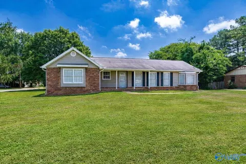 3226 Lewisburg Dr, Huntsville, AL 35810