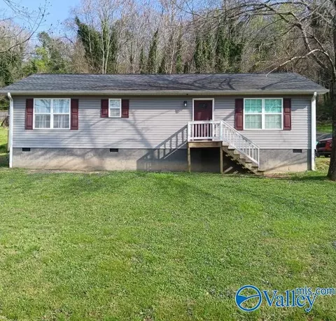 201 NE Tyler Ave, Fort Payne, AL 35967
