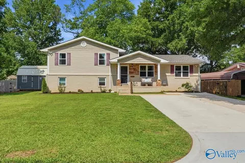 11028 Crestfield Dr, Huntsville, AL 35803
