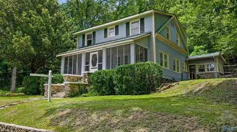 17 High Ave, Valley Head, AL 35989