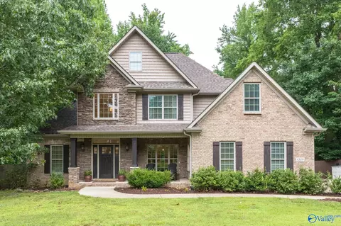 4305 Natchez Dr, Huntsville, AL 35801