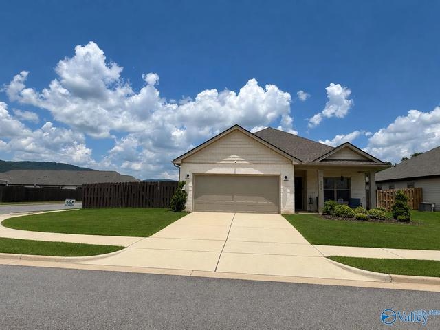 6018 Margie Collins Dr, Owens Cross Roads, AL 35763