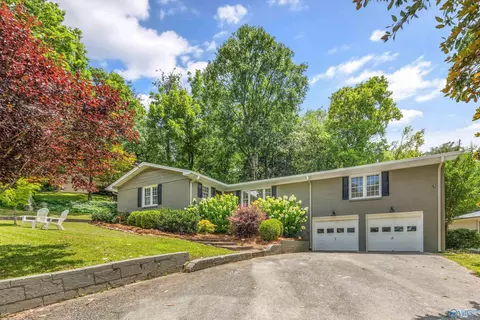 1600 Mountainbrook Dr, Huntsville, AL 35801