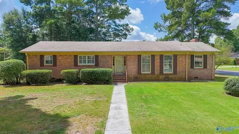 1715 Iris St, Decatur, AL 35601