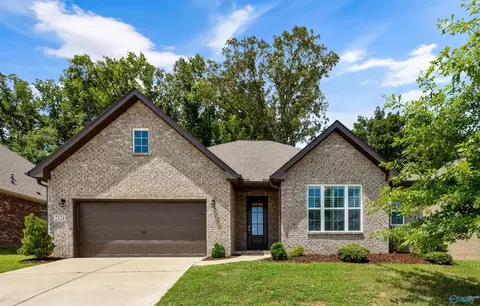 2124 Big Leaf Dr, Huntsville, AL 35803