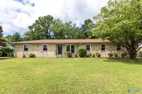 9624 Dortmund Dr, Huntsville, AL 35803