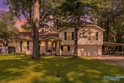 512 Greendale Dr, Huntsville, AL 35806