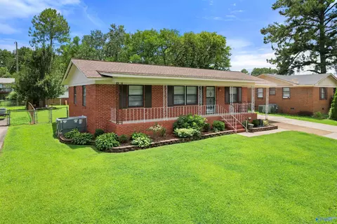803 8th St, Decatur, AL 35601