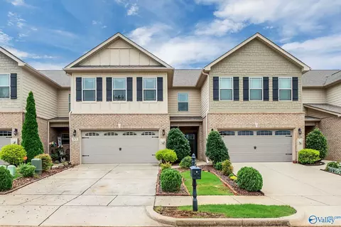 33 Winter King Dr, Huntsville, AL 35824