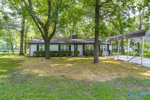 209 Oconee Dr, Huntsville, AL 35811