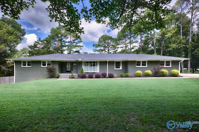 8620 Valley View Dr, Huntsville, AL 35802