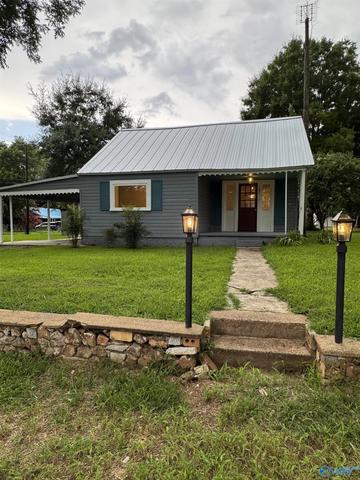 121 College St, Courtland, AL 35618