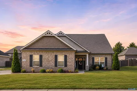 23429 Lionheart Dr, Athens, AL 35613