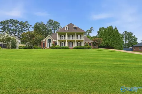 1654 Country Club Dr, Killen, AL 35645