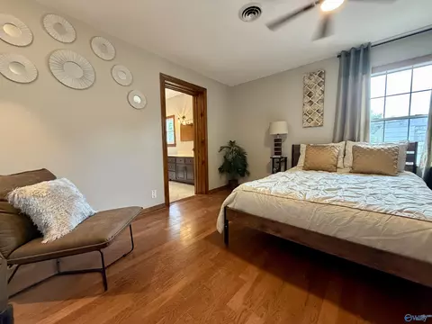 Bedroom - 817 SE 16th St, Sheffield, AL 35660 photo 4 of 4