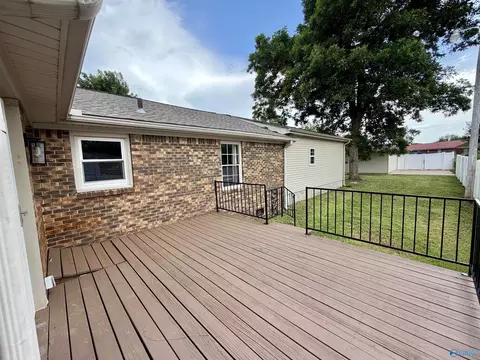 Exterior - 817 SE 16th St, Sheffield, AL 35660 photo 4 of 11