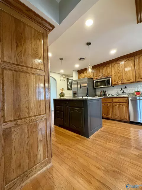 Kitchen - 817 SE 16th St, Sheffield, AL 35660 photo 4 of 6