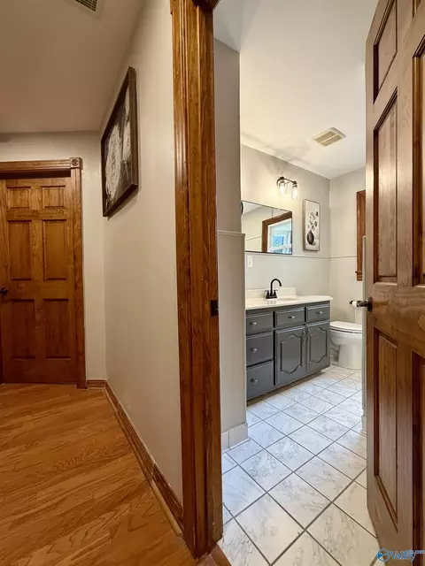 Entry Way - 817 SE 16th St, Sheffield, AL 35660 photo 3 of 6