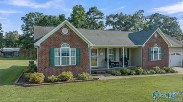 305 Sand Mountain Dr, Rainsville, AL 35986