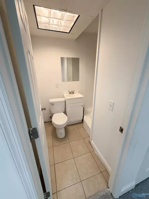 Bath - 210 Frances Ln, Hayden, AL 35079 photo 2 of 13