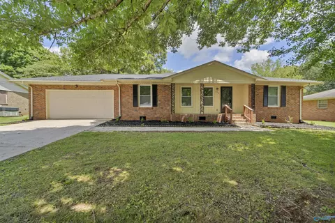 370 College Park Ct, Huntsville, AL 35805