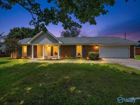 215 Saddle Rock Ct, Harvest, AL 35749