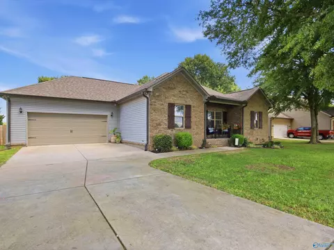 855 Haden Ln, Guntersville, AL 35976