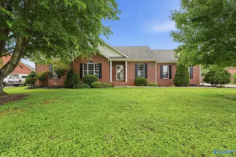 112 Break Water Dr, Huntsville, AL 35811
