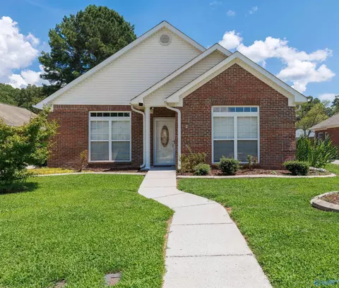 46 Grandwood Ln, Scottsboro, AL 35769