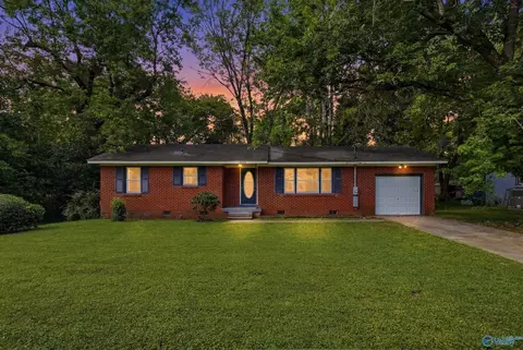 2703 Pinetree Ln, Huntsville, AL 35810