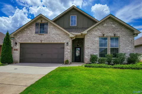 226 Pumprock Dr, Huntsville, AL 35806