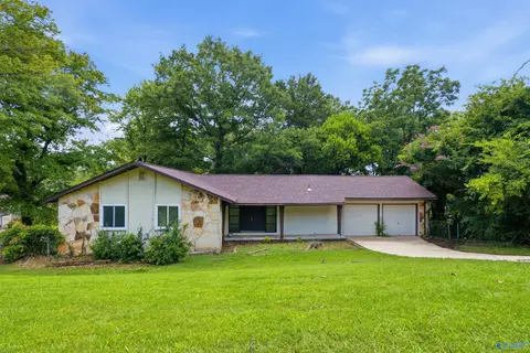 6001 Cowin Dr, Huntsville, AL 35810