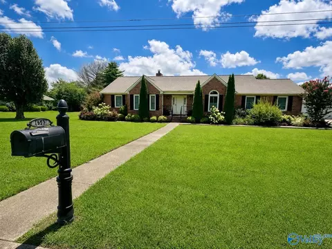 6503 Hiawatha Dr, Fort Payne, AL 35967