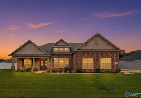 4506 Waverly Ct, Owens Cross Roads, AL 35763