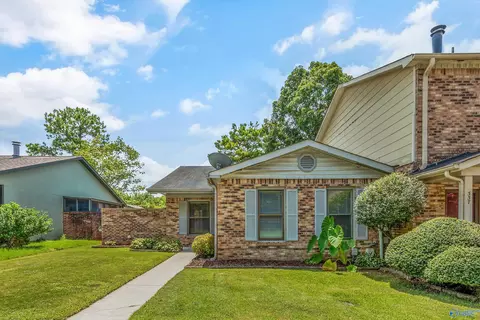 335 Chateau Dr, Huntsville, AL 35801