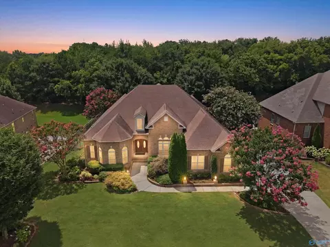 128 Forest Ridge Dr, Huntsville, AL 35806