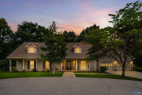 107 Oak Trl, Hartselle, AL 35640