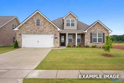 212 Slade Thomas Dr, Meridianville, AL 35759
