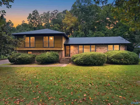 8008 Hickory Hill Ln, Huntsville, AL 35802