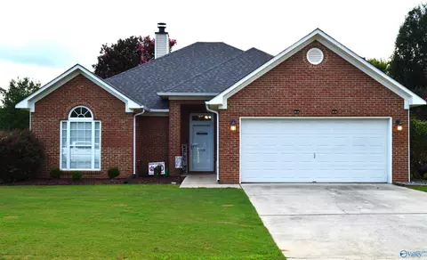 608 Wade Rd, Owens Cross Roads, AL 35763