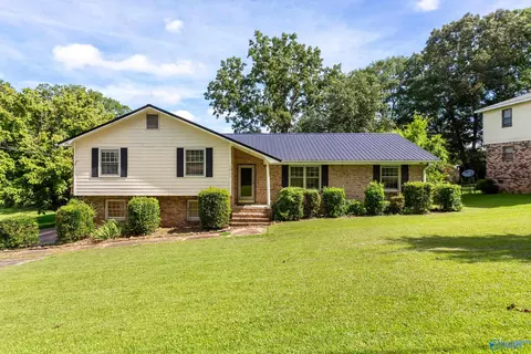 3010 Lakewood Dr, Rainbow City, AL 35906