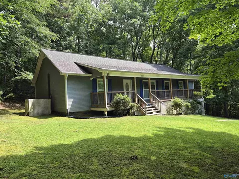 3805 Fall Bluff Dr, Decatur, AL 35603
