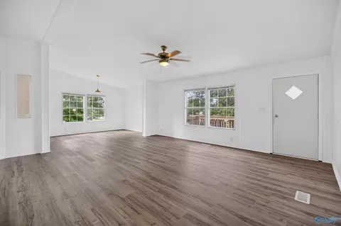 Living - 33 Ted St, Ohatchee, AL 36271 photo 1 of 7