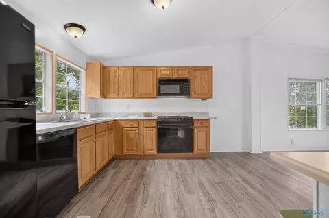 Kitchen - 33 Ted St, Ohatchee, AL 36271 photo 2 of 4