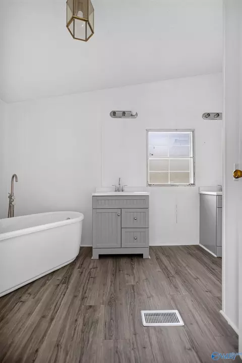 Bath - 33 Ted St, Ohatchee, AL 36271 photo 1 of 5